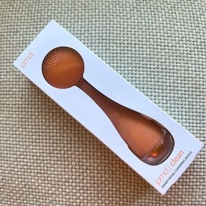 PMD Smart Facial Cleansing Device